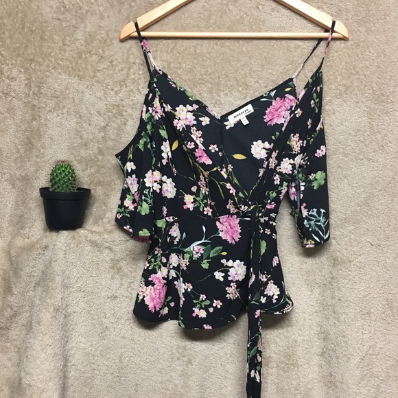 Monteau Tops - Women’s floral wrap-top